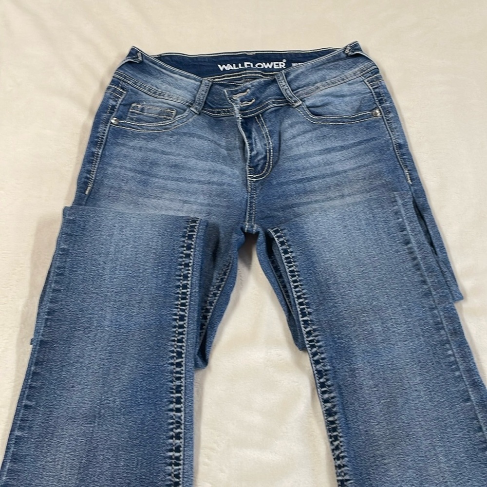 NWOT Wallflower Jeans
